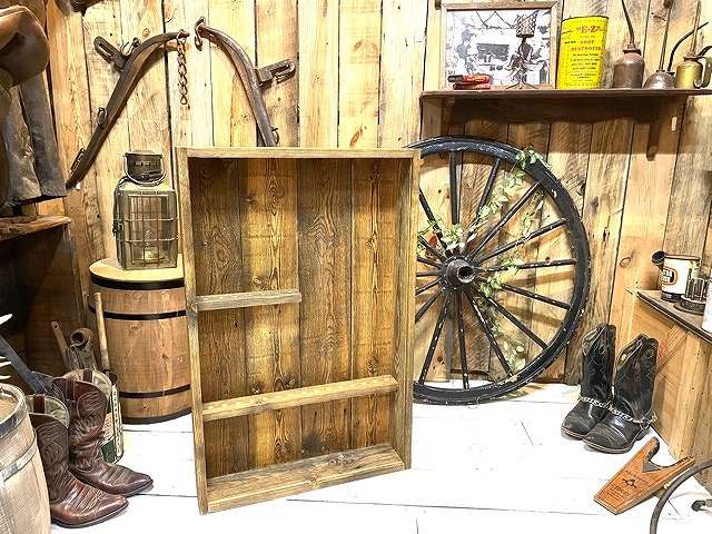 大切な物をカッコ良く飾る！古材ディスプレイボックスを製作【大阪で古材リフォーム】